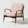 kursi santai berbahan kayu jati bergaya mid-century modern dengan detail kuningan